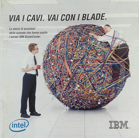 Libro di 31 pagine Via i cavi. Vai con i blade