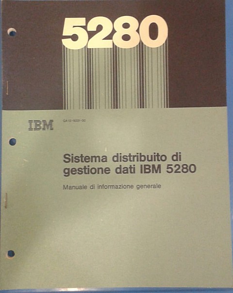 Libro di 112 pagine Sistema distribuito di gestione dati IBM 5280